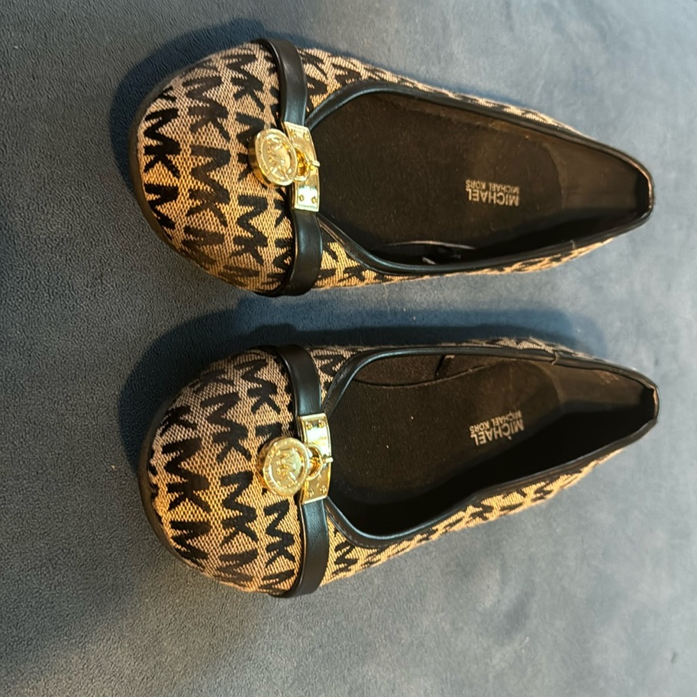 Michael Kors "Freeda" Tan/Black Monogram Ballet Flats Gold Metal